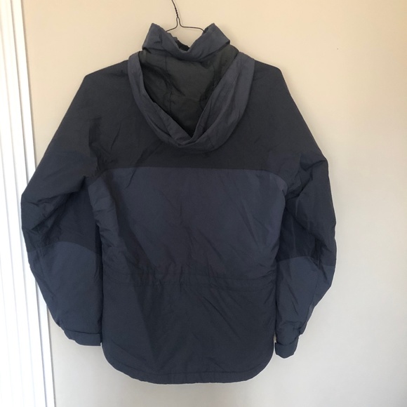 LL Bean Womans Medium Nylon Outdoors Jacket Hooded - Perfect for Spring! - Picture 3 of 8
